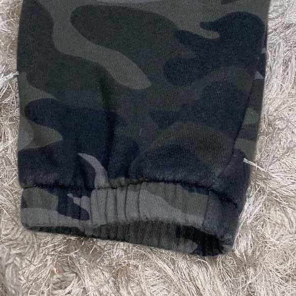 New!! Army pattern. Light green and dark green. - Picture 8 of 8